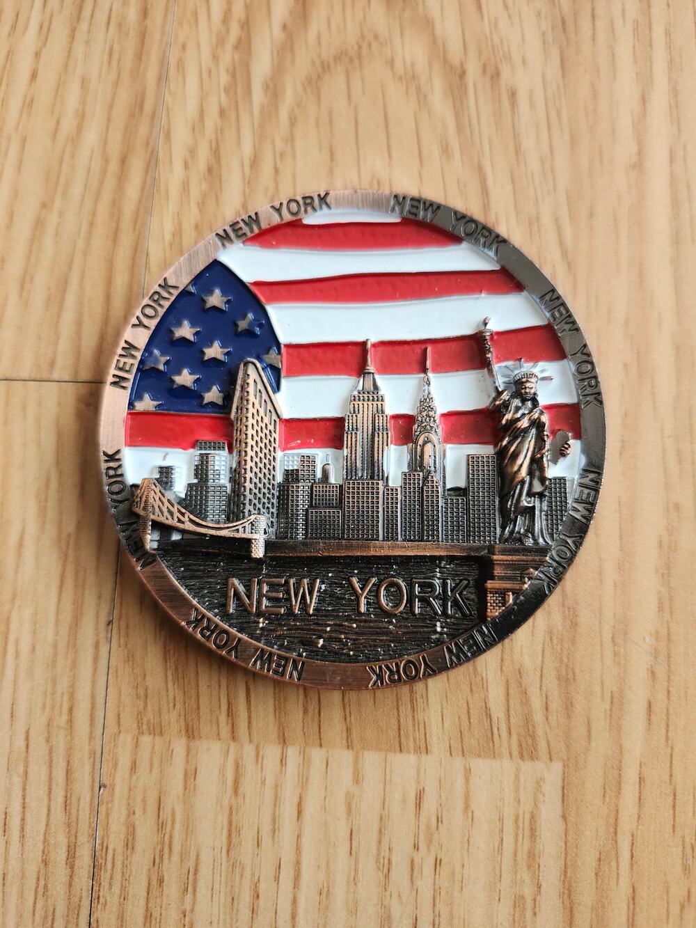 3D New York City Skyline Magnet with Statue of Liberty & Flag Souvenir Decor